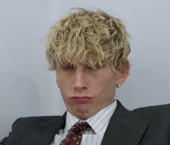 mgkmagic's tweet image. why does mgk make funny faces all the time? that's because he knows he's pretty no matter what.
#mgk #machinegunkelly #colsonbaker machine gun kelly