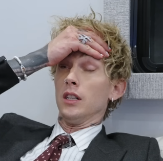 mgkmagic's tweet image. why does mgk make funny faces all the time? that's because he knows he's pretty no matter what.
#mgk #machinegunkelly #colsonbaker machine gun kelly