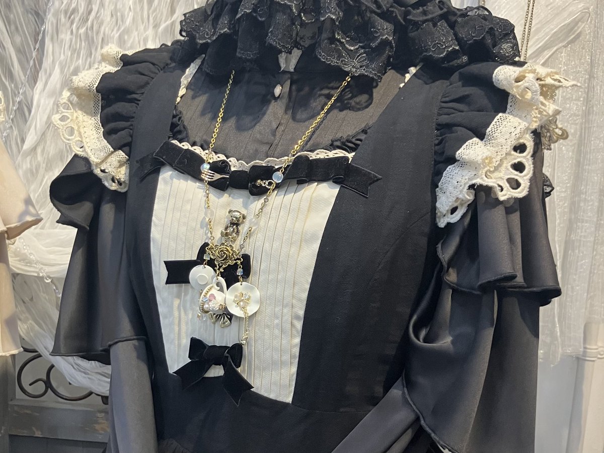 HoshibakoWorks1's tweet image. \\8/17まで//
🧸𝕊𝕌𝕄𝕄𝔼ℝ 𝕊𝔸𝕃𝔼開催中🧸
対象商品が10%OFFでお買い物できちゃうチャンス🛍️
セール対象おすすめシリーズ
【キャラメルカヌレ】
やさしいベージュとたっぷりフリル、連なるリボンが𝓬𝓾𝓽𝓮なシリーズ🍫
#グランバ にお越しの皆様も是非 #星箱原宿店 にお立ち寄りください👒