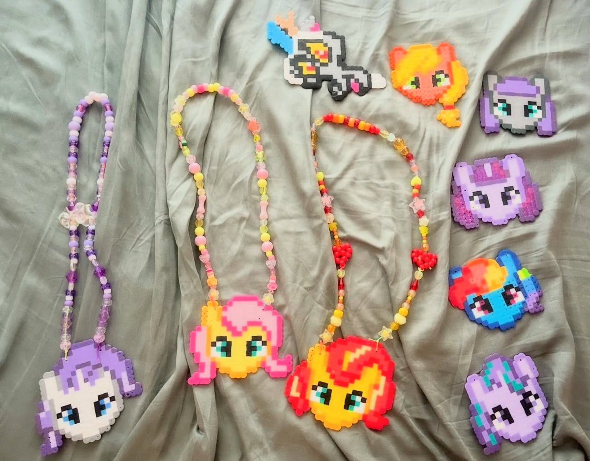 maudpieirl's tweet image. would anyone be interested in comming me for #mlp oc perlers?
I'd do heads for $15 + shipping owo
