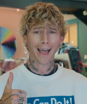 mgkmagic's tweet image. why does mgk make funny faces all the time? that's because he knows he's pretty no matter what.
#mgk #machinegunkelly #colsonbaker machine gun kelly