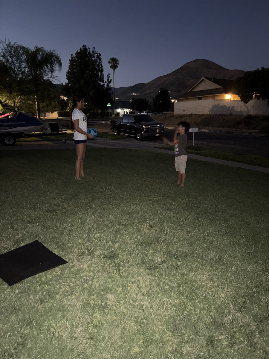 CoachChaddick's tweet image. My son is a competitor. He plays to win. He hates to lose more than he likes to win. It doesn’t matter what he’s competing in. Like his father, emotions get the best of him when he loses. We had a nice teachable moment when he lost to big sister in front yard soccer 🥅 tonight.