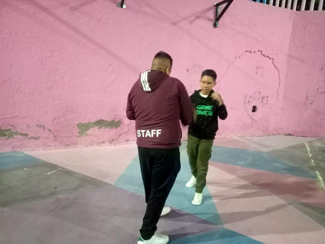 Martin Garcia Sanchez (@martin01969019) on Twitter photo "Voluntarios de la Promoción de la Activación Física y el Deporte" de la <a href="/FAHHdeporte/">FAHHdeporte</a> encienden el #SemáforoDeportivo🚦 en la "Plaza de los Jovenes" <a href="/Alc_Iztapalapa/">Alcaldía Iztapalapa</a> con diversas actividades en la Academia de defensa personal "Jóvenes Guerreros".
💃🏼🕺🏼🥊🥊
<a href="/sportcity_mx/">Sport City México</a> "Voluntarios de la Promoción de la Activación Física y el Deporte" de la <a href="/FAHHdeporte/">FAHHdeporte</a> encienden el #SemáforoDeportivo🚦 en la "Plaza de los Jovenes" <a href="/Alc_Iztapalapa/">Alcaldía Iztapalapa</a> con diversas actividades en la Academia de defensa personal "Jóvenes Guerreros".
💃🏼🕺🏼🥊🥊
<a href="/sportcity_mx/">Sport City México</a>