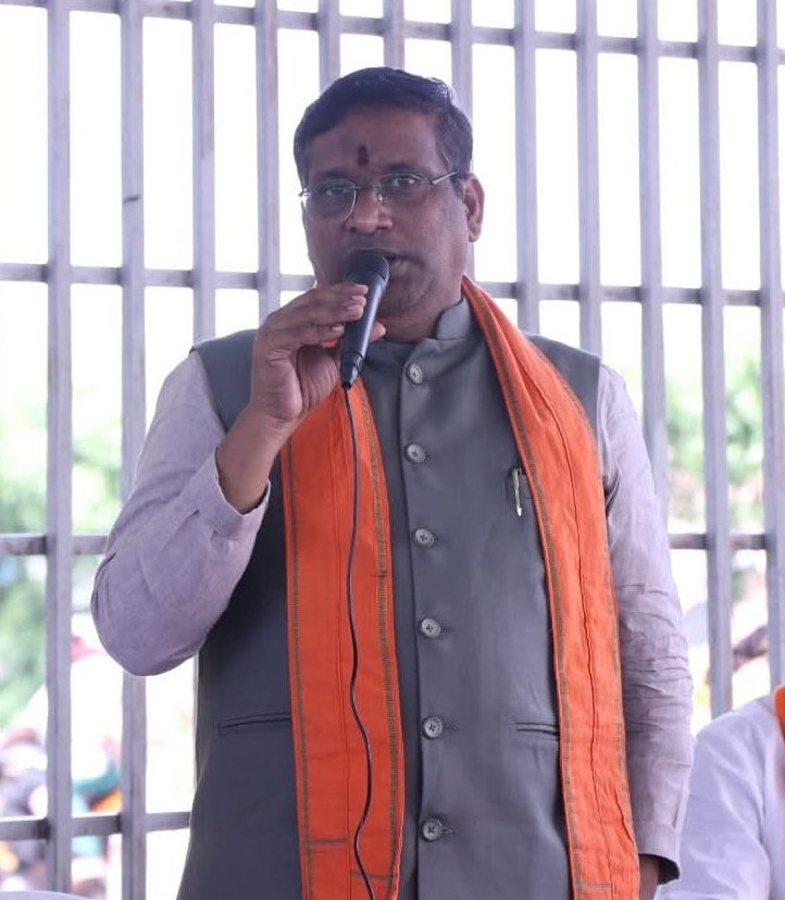 𝗕𝗵𝗮𝗻𝘂 𝗖 𝗠𝗮𝗻𝗱𝗮𝘁𝗶 (@bhanucmandati) on Twitter photo ఆగస్టు 27న గణేష్ ఉత్సవాలు ప్రారంభం...సెప్టెంబర్ 6న గణేష్ నిమజ్జనోత్సవం.
గణేష్ విగ్రహాల విక్రయాల్లో అన్యమతస్తులు దళారులుగా మారుతున్నారు.
- భాగ్యనగర్ గణేష్ ఉత్సవ సమితి కార్యదర్శి <a href="/shashidhar147/">Dr.Ravinuthala Shashidhar</a> గారు ఆగస్టు 27న గణేష్ ఉత్సవాలు ప్రారంభం...సెప్టెంబర్ 6న గణేష్ నిమజ్జనోత్సవం.
గణేష్ విగ్రహాల విక్రయాల్లో అన్యమతస్తులు దళారులుగా మారుతున్నారు.
- భాగ్యనగర్ గణేష్ ఉత్సవ సమితి కార్యదర్శి <a href="/shashidhar147/">Dr.Ravinuthala Shashidhar</a> గారు