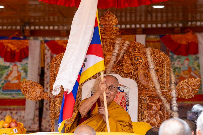 Bhasundara (@bhasundara1) on Twitter photo His Holiness the <a href="/DalaiLama/">Dalai Lama</a> waving the #Tibetan national flag traditionally the final item in the line of offerings during the Long-Life Offering Ceremony offered by the people of #Zanskar at the Padum Teaching Ground in Zanskar, #Ladakh, #India on July 23.
#FreeTibet His Holiness the <a href="/DalaiLama/">Dalai Lama</a> waving the #Tibetan national flag traditionally the final item in the line of offerings during the Long-Life Offering Ceremony offered by the people of #Zanskar at the Padum Teaching Ground in Zanskar, #Ladakh, #India on July 23.
#FreeTibet
