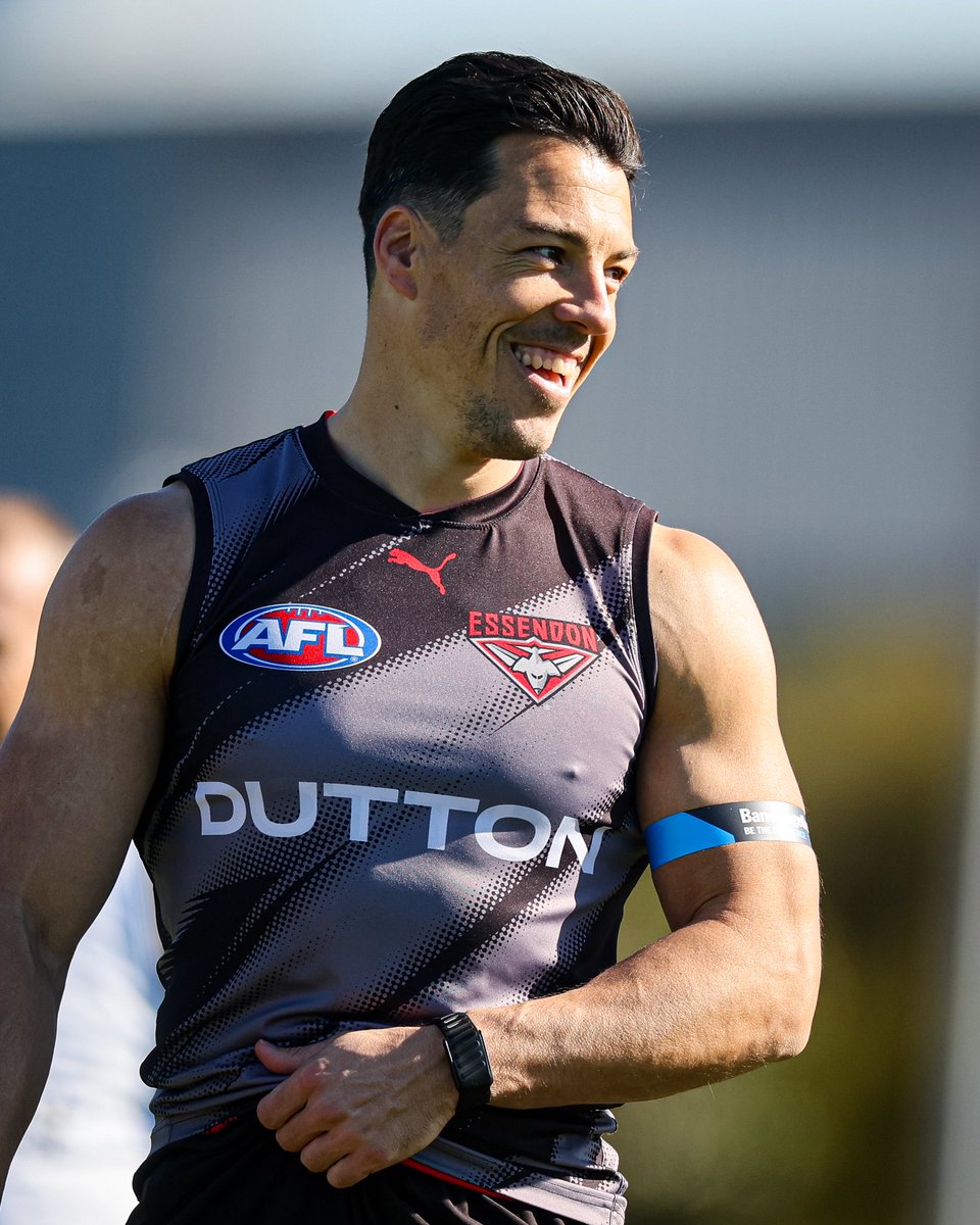 essendonfc's tweet image. Banding together for Captain’s Run.
This weekend, all local @aflvic Clubs can join us in wearing armbands for @TACVictoria Road Safety Round.
#TACBandTogether