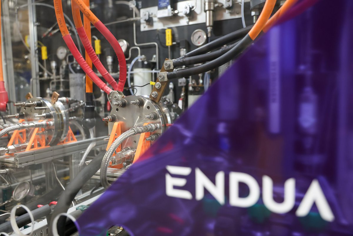 What is the difference between Alkaline, PEM and AEM electrolysers? The right technology can impact the efficiency, purity and practicality of your hydrogen production, especially when working with renewables. Discover how these options "stack up": hubs.la/Q03yH2J70