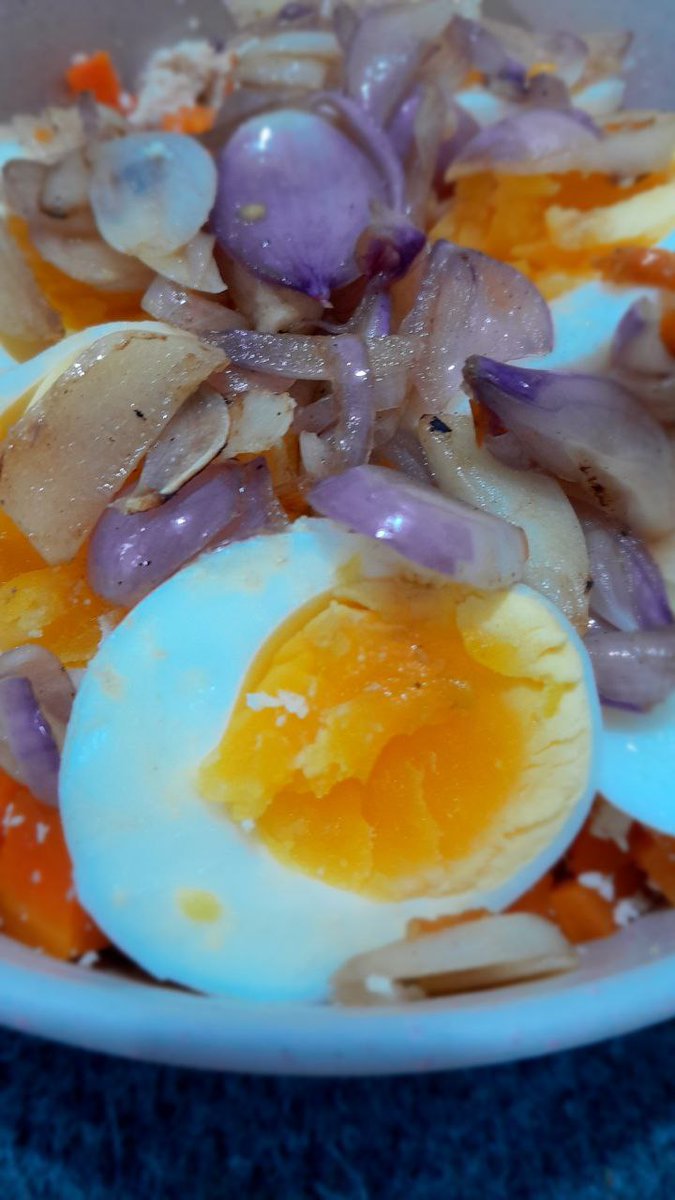 sudutalien's tweet image. 🟣combo purple and yellow 🟡
Welcome to cooking and collage 🥗✂️ on @zora
> Boil the white-yellow for 8 mins and cut it
> Thinly slice the purple and fry it
🔗zora.co/@sudutalien