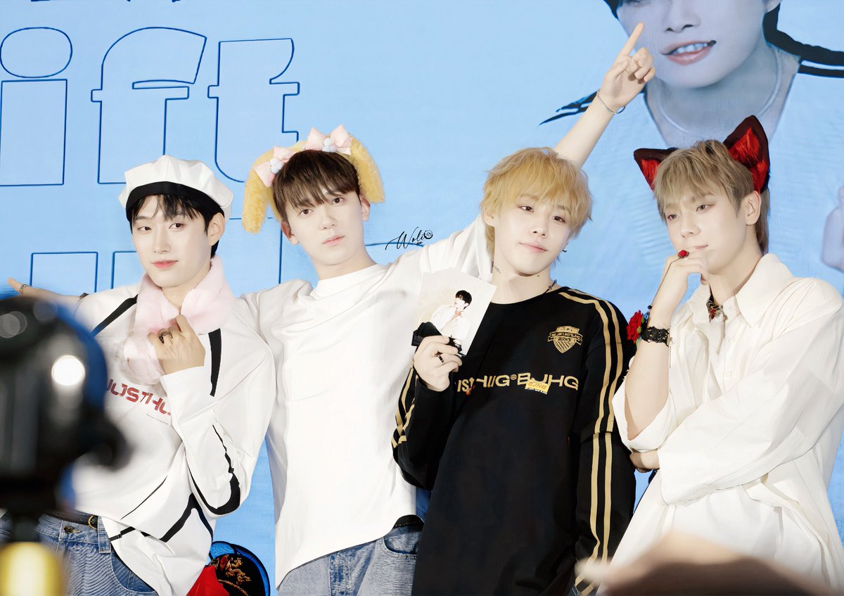 _XXXX_Bey's tweet image. 7.19 XSHOP

⬅️↔️↘️↙️
ㅋㅋㅋㅋㅋ

#OMEGA_X  #오메가엑스
#OX_N
#JAEHAN #재한
#XEN #JINWOO #진우
#YECHAN #예찬
#JEHYUN #제현