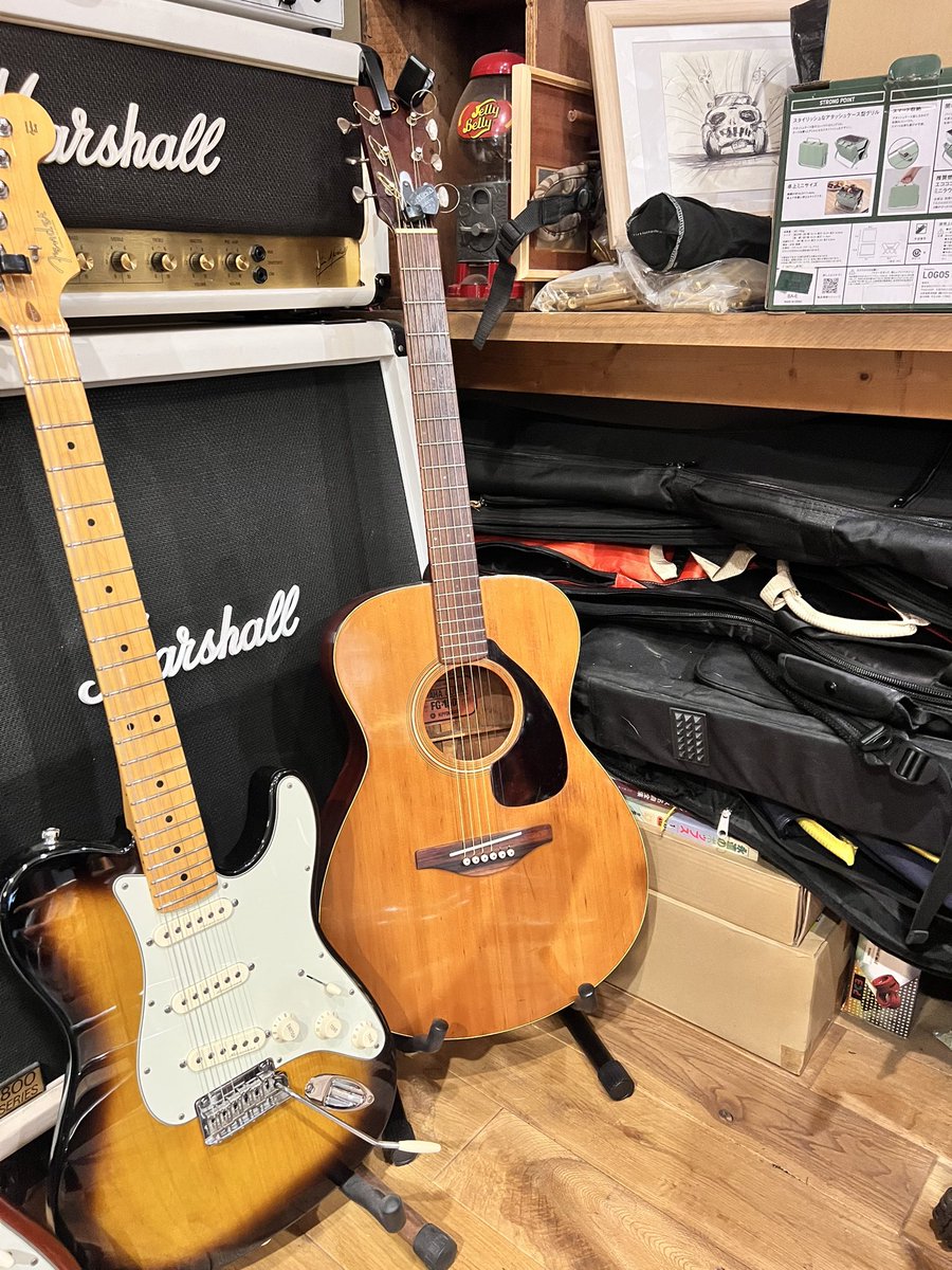 HowaSeiki's tweet image. アコギが増えたw