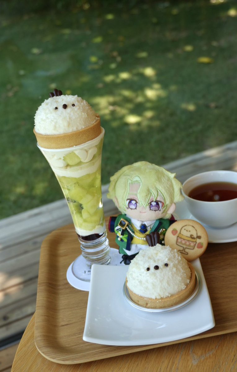 mochi__paradise's tweet image. お誕生日おめでとう〜！☀️
メンカラの黄緑いっぱいの中でお祝い🥂
 #巴日和誕生祭2025 
 #いつぬいが見られるタグ