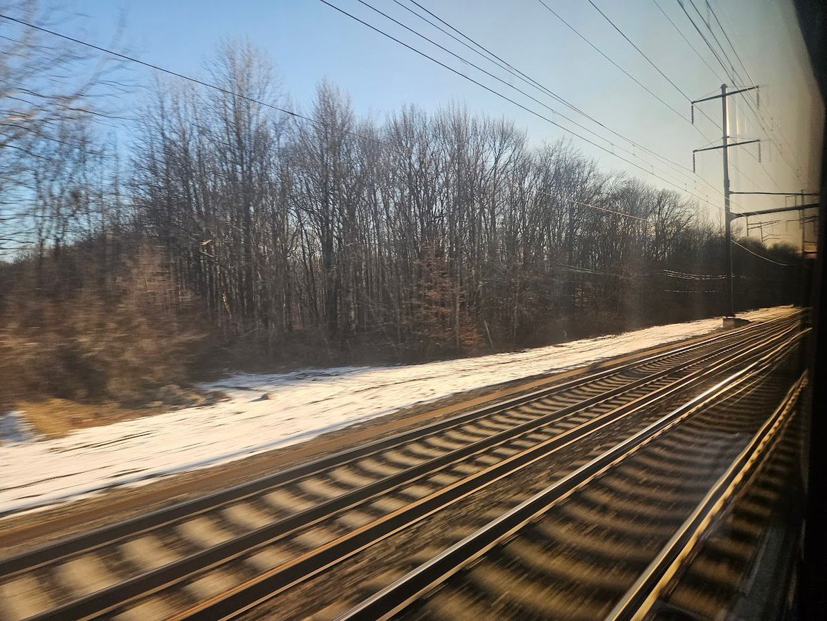 superalbs's tweet image. One of the many sights on this sunlit evening is the old Amtrak Turboliner, a gas turbine powered unit, painted in a very smart and modern livery. Sadly, after withdrawal in 2003, the trains never properly re-entered service... ☹️