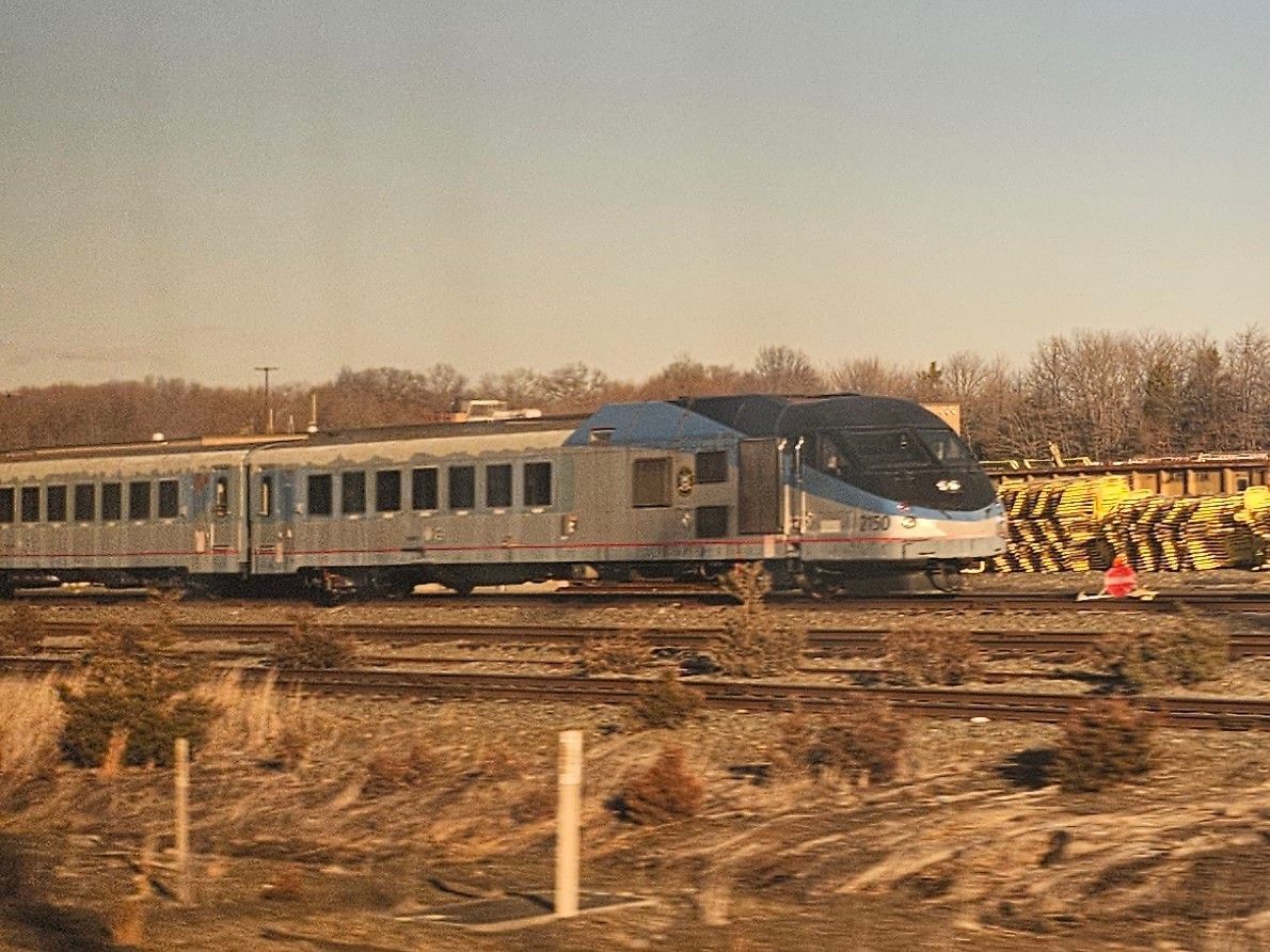 superalbs's tweet image. One of the many sights on this sunlit evening is the old Amtrak Turboliner, a gas turbine powered unit, painted in a very smart and modern livery. Sadly, after withdrawal in 2003, the trains never properly re-entered service... ☹️