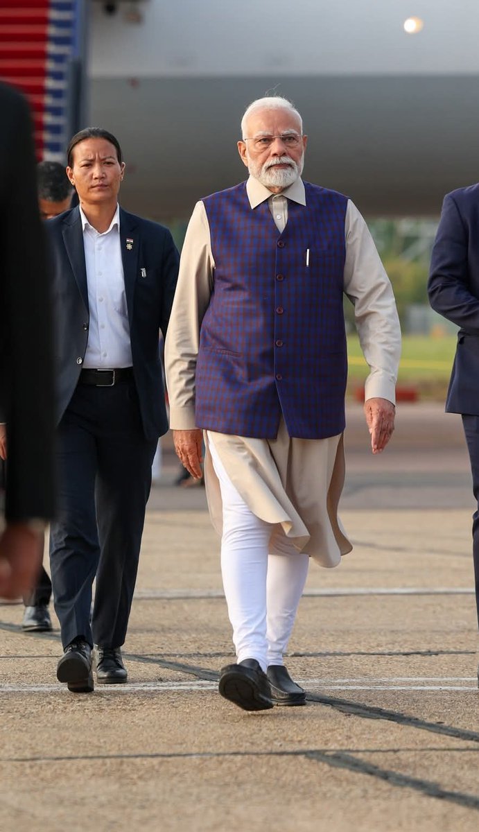 P.M Modi has now a Female SPG officer in his inner security detail.👏