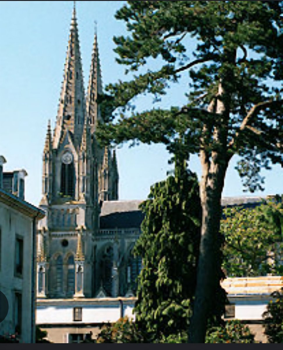 Freddy_Roy's tweet image. À #Cholet, la Macronie s’allie à #LR pour contrer le maire sortant divers droite
À 45 min de là, à #LaRocheSurYon (#Vendée), la majorité macroniste LR sortante risque d’affronter… une liste divers droite 🤔
L’électorat ? La plupart du temps, le même
#Municipales2026