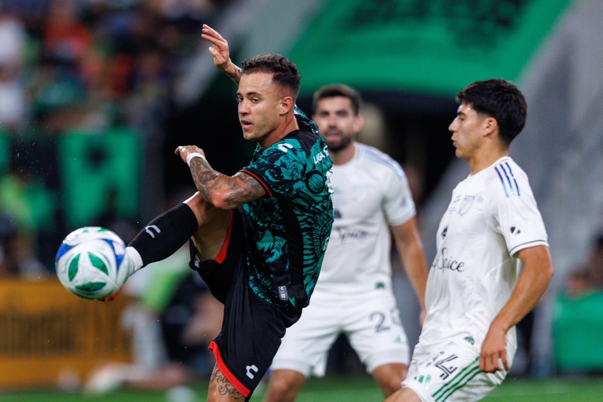 morgantencza's tweet image. Second half definitely brought some fun moments 🤩