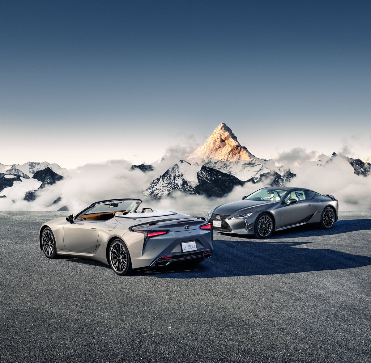 【LEXUS、｢LC｣を一部改良するとともに、特別仕様車”PINNACLE”を設定】

LEXUSは、LC500h/LC500/LC500 Convertibleを一部改良し、全国のレクサス販売店を通じて、8月4日から発売します。
Always Onの考え方のもと、LCの開発コンセプトである「より鋭く、より優雅に」をさらに追求しました。
