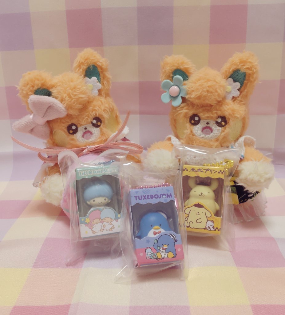 Mimi5_pamo's tweet image. 「かいぬしは ききららしゃんが ほしいでしゅか?」
そう!3個あるから1個ずつ開けてみよ!
パカ…
「ききしゃんでしゅ!」「ぷりんしゃんでしゅ!かいぬしは…?」
サムくんだ💦
「「どんまいでしゅ…」」