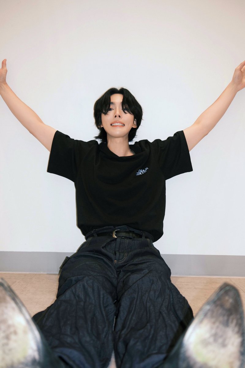 ygselect's tweet image. WINNER가 먼저 입어봤어요👕💙
- WINNER CONCERT [IN OUR CIRCLE] MD PREVIEW

🐣𝗬𝗢𝗢𝗡 👉 RINGER T-SHIRT
🐰𝗝𝗜𝗡𝗨 👉 PLANET T-SHIRT_BLACK
🦁𝗛𝗢𝗢𝗡𝗬 👉 PLANET T-SHIRT_BLACK

콘서트 현장에서 더 많은 MD가 기다리고 있어요👀 
놓치지 말고 확인해보세요!

📍MD 부스 위치 (Venue)
-…