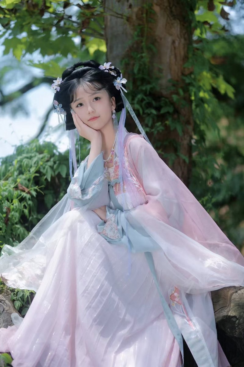 yngjishn722101's tweet image. 误入眉眼,可叹惊鸿
#误入眉眼可叹惊鸿 #原来古装也可以这么美 #初见便是惊鸿一瞥 #原来穿上古装也能这么美 #盛世需要美人点缀 #古风爱好者 #浅浅穿越一下 #古风古韵 #落于人间一笑 #古风美人