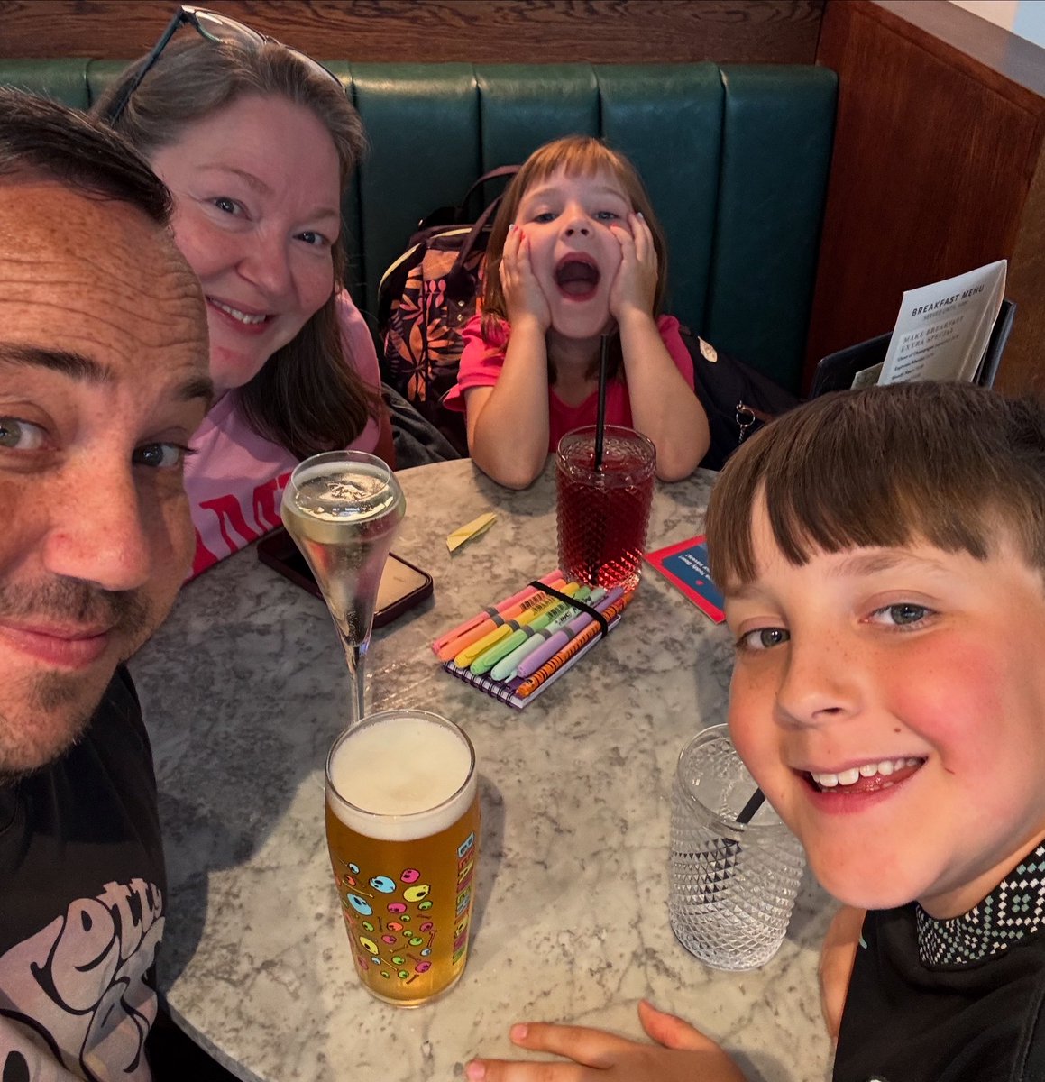 MarkCarruthers_'s tweet image. NCL➡️🇵🇹
Excellent service from @jet2tweets and @NCLairport.
Safe to say the excitement for what feels like our first family holiday in ages is rising rapidly.
Time to repay them for all those work hours over the last two years ❤️