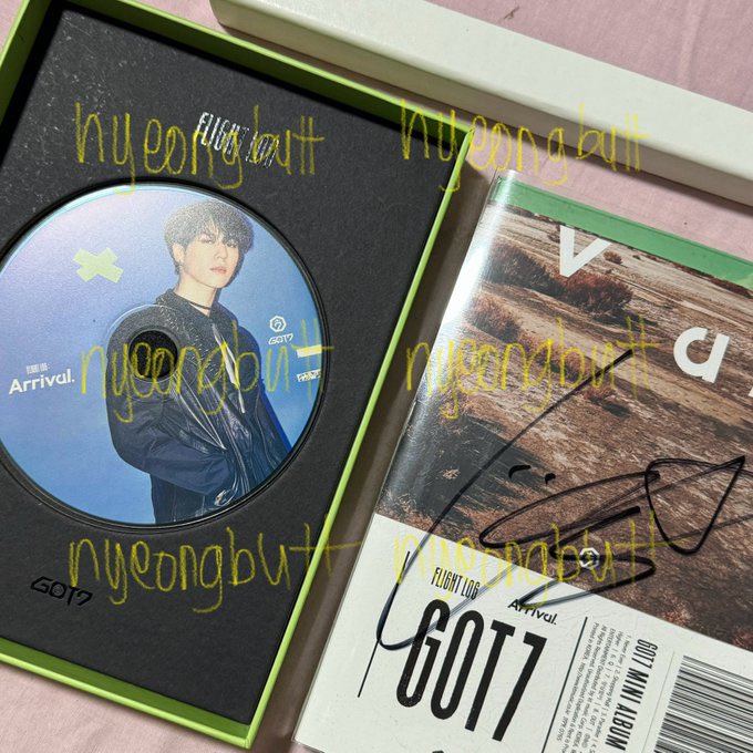 nyeongbutt's tweet photo. wts lfb ph onhand

got7 flight log arrival yugyeom signed album from mwave
🫧 qyop, no lowballing (i have a price in mind but i can match ur budget)
🫧 in very good quality 

1 week reservation or payo
🫧 gcash, paypal, bdo
🫧 ww / ph ✅

rfs: dental school funds

dm to claim! https://t.co/A55kA6fved