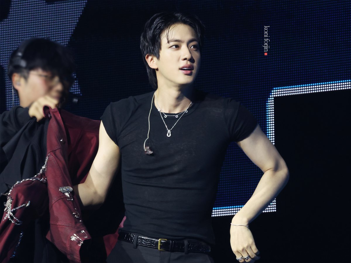 btsforever1207's tweet image. 250723 Dallas day2 HD
#๋ฐฉํ์๋
๋จ์ง #JIN #์ง #Jin_Echo #RUNSEOKJIN_epTOUR_Dallas #RUNSEOKJIN_epTOUR_Dallas_DAY2