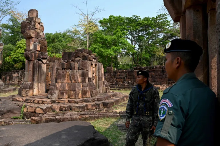 Degdeg: Askarta Thailand iyo Cambodia oo isku rasaaseeyay xuduud lagu muransan yahay
bbc.in/3GHZQvM