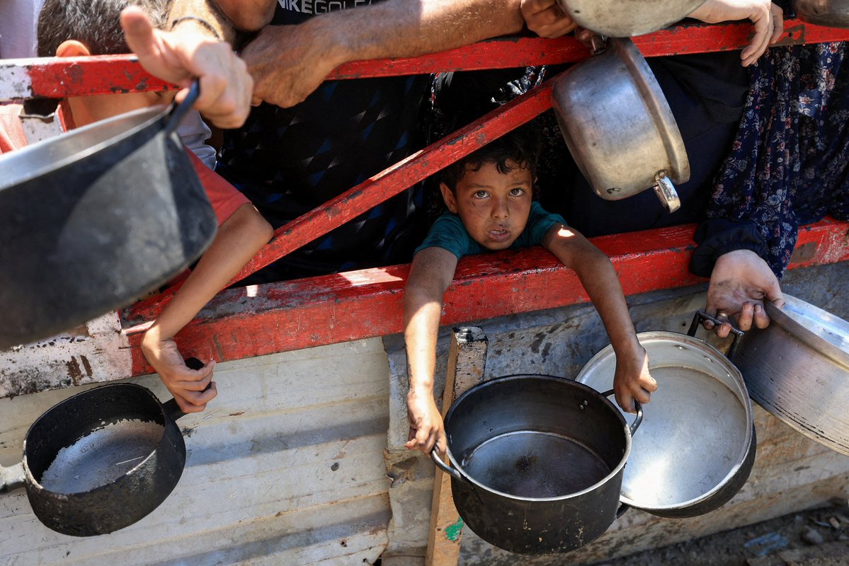 tabassum_b's tweet image. We continue with our normal lives, meanwhile in Gaza...
Picture credit : Reuters