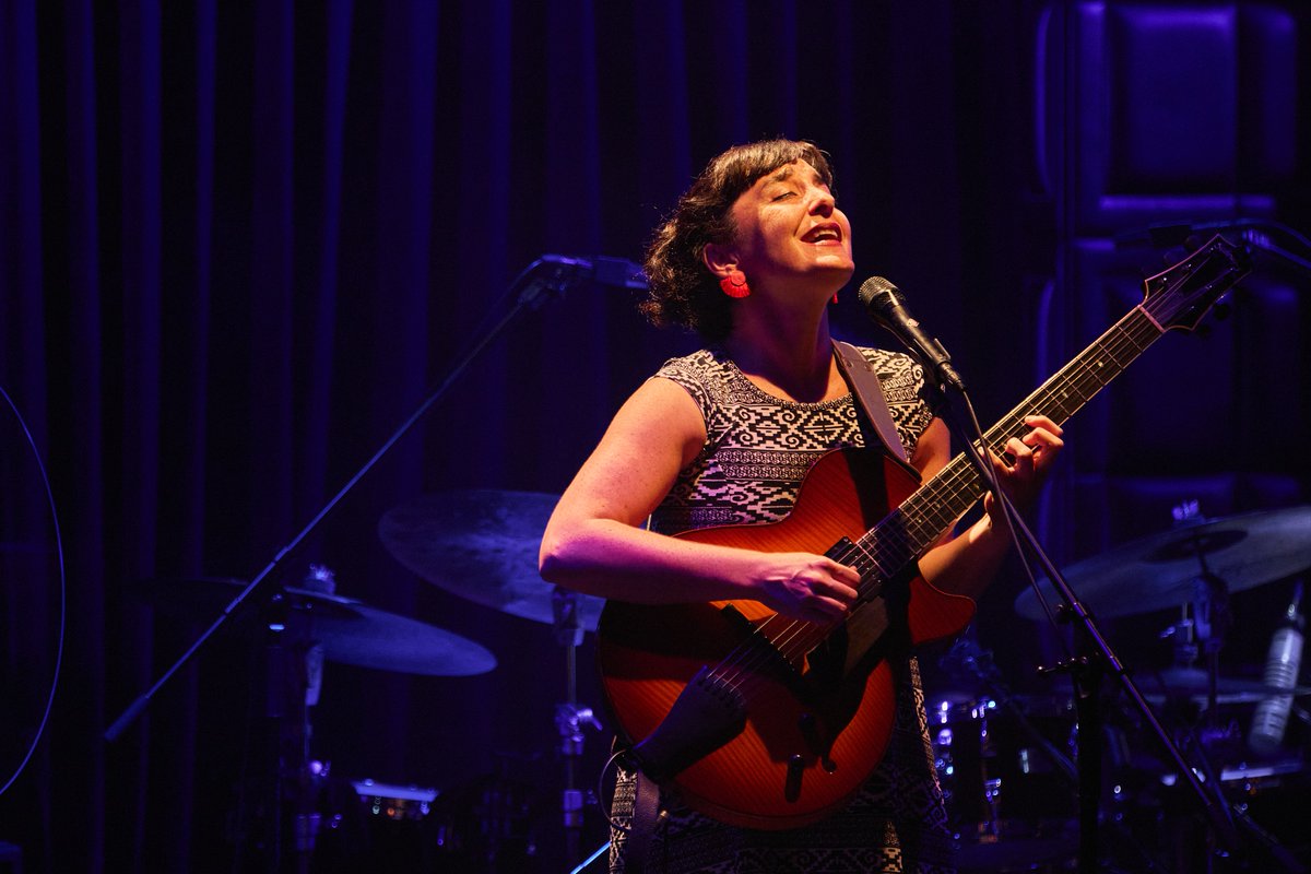 BlueNoteTokyo's tweet image. 【LIVE PHOTO】
CAMILA MEZA presents "Portal"
2025 6.8 sun., 6.9 mon.
▼Photo Gallery & Setlist
x.gd/xo5ye
Photo by Yuka Yamaji
#camilameza #bluenotetokyo @gadimusic @core_port