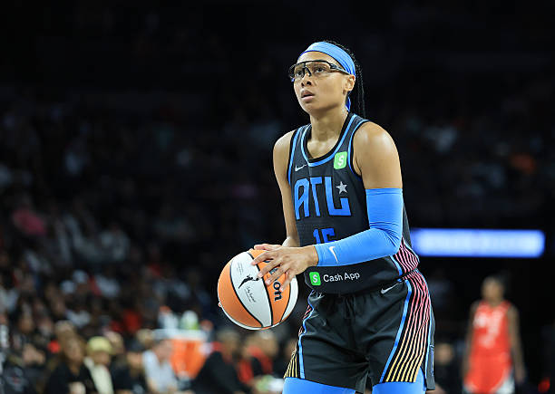 DailyNBAStats's tweet image. Game Summary: Mercury vs. Dream
Dream won 90-79
Top Performers:
Allisha Gray: 28pts, 7reb, 6ast, 1stl, 3 3pm
Brionna Jones: 8pts, 6reb, 4ast, 3blk, 0tov
Natasha Mack: 8pts, 7reb, 3ast, 2blk, 1stl, 0tov
Brittney Griner: 17pts, 8reb, 1ast