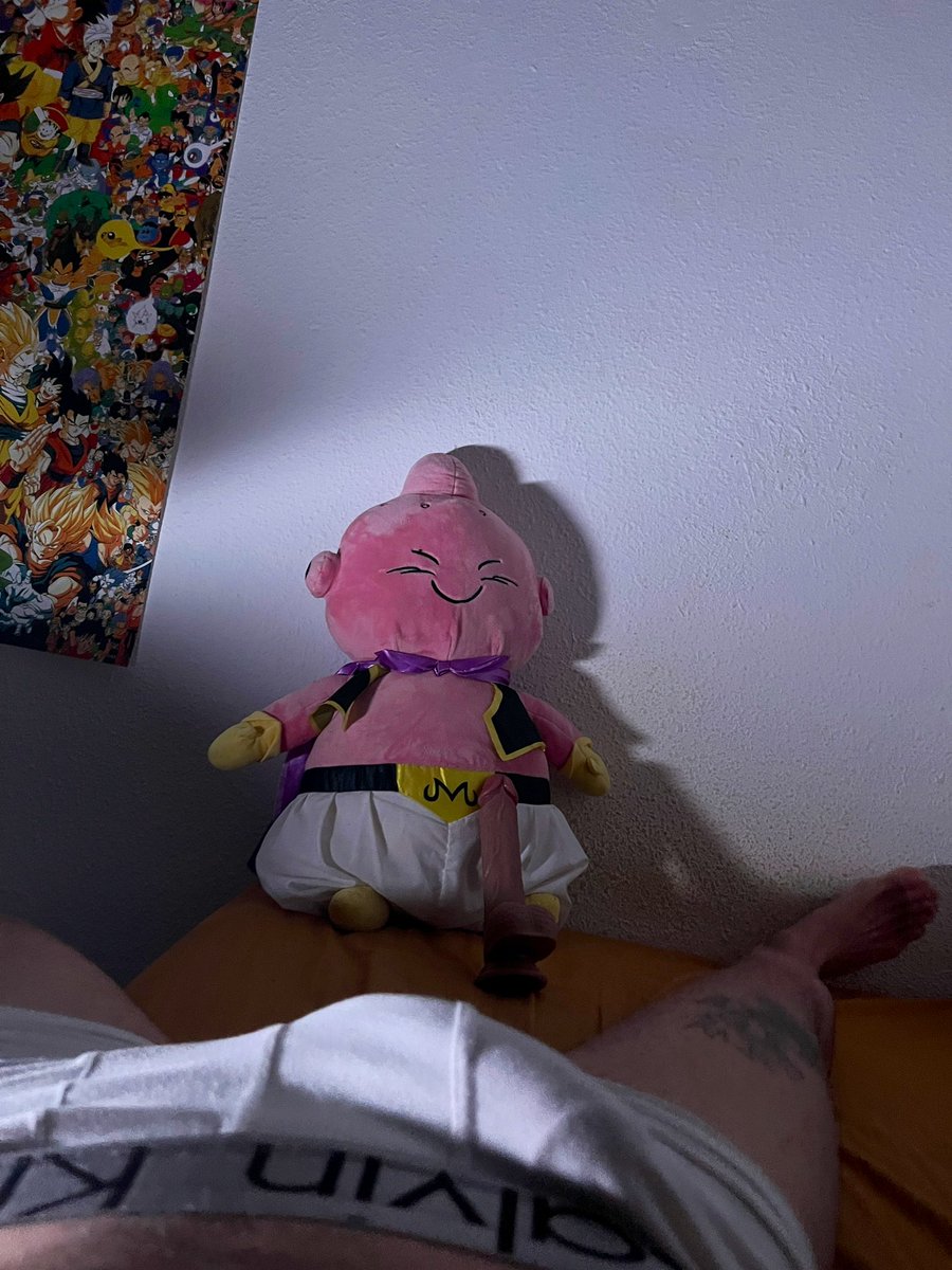 WhiteSatoru_'s tweet photo. a majin boo se le ve bien contento 😑 https://t.co/ozb8dCsAGt