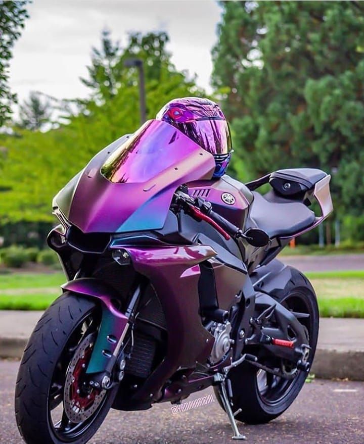 MoreMotorcycles's tweet photo. #Yamaha R1 https://t.co/vcQpRmKX1G