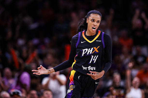 DailyNBAStats's tweet image. DeWanna Bonner today:
18 points
2 rebounds
1 assist
1 block
0 turnovers
The Mercury lost to the Dream by 11