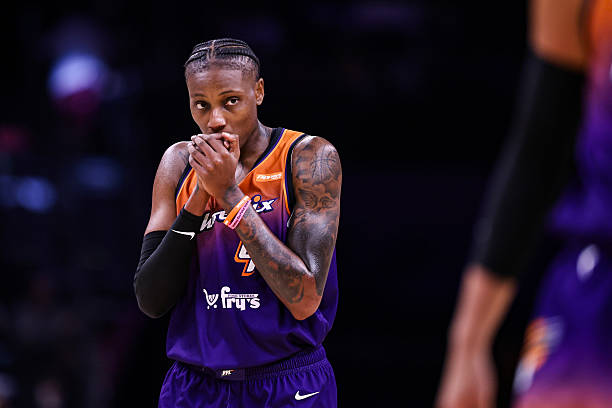 DailyNBAStats's tweet image. Game Summary: Mercury vs. Dream
Dream won 90-79
Top Performers:
Allisha Gray: 28pts, 7reb, 6ast, 1stl, 3 3pm
Brionna Jones: 8pts, 6reb, 4ast, 3blk, 0tov
Natasha Mack: 8pts, 7reb, 3ast, 2blk, 1stl, 0tov
Brittney Griner: 17pts, 8reb, 1ast