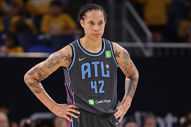DailyNBAStats's tweet image. Game Summary: Mercury vs. Dream
Dream won 90-79
Top Performers:
Allisha Gray: 28pts, 7reb, 6ast, 1stl, 3 3pm
Brionna Jones: 8pts, 6reb, 4ast, 3blk, 0tov
Natasha Mack: 8pts, 7reb, 3ast, 2blk, 1stl, 0tov
Brittney Griner: 17pts, 8reb, 1ast