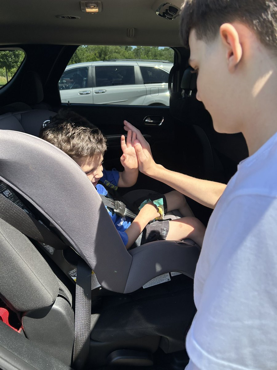 ExoticKim's tweet photo. @elonmusk and @realDonaldTrump 
I need to speak to you imtrying so hard to change my life so I can get my sons back after I sold my condo@novi after ten years n moved to WayneCosomehow Oakland county foster care stole my two youngest and I need help I cannot get affordable housin https://t.co/yXjwpRPMaj