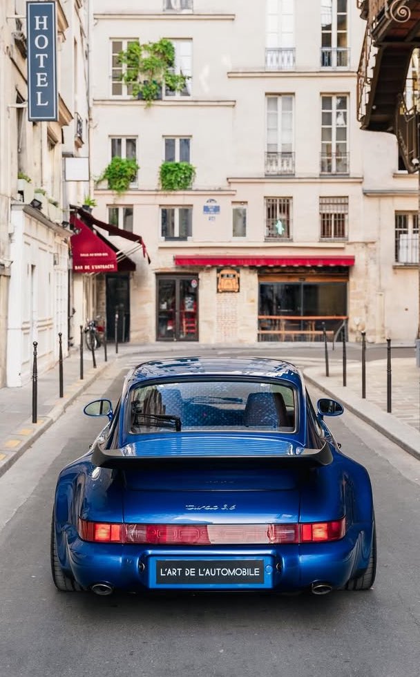 Jordan92338366's tweet image. 964 Turbo in Cobalt Blue 💙💜