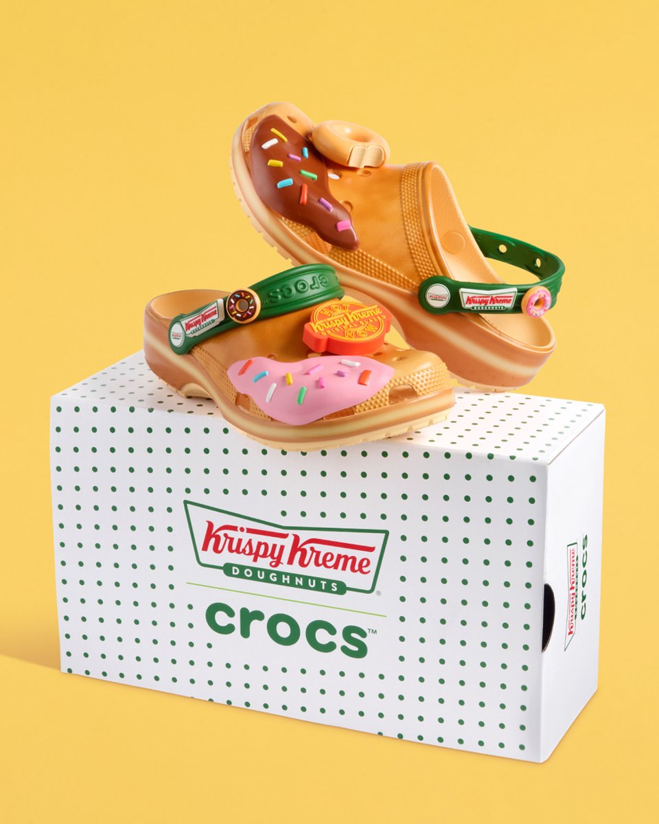 HYPEBEAST's tweet image. Crocs just glazed up with Krispy Kreme.
Serving fresh on August 5 via Crocs.