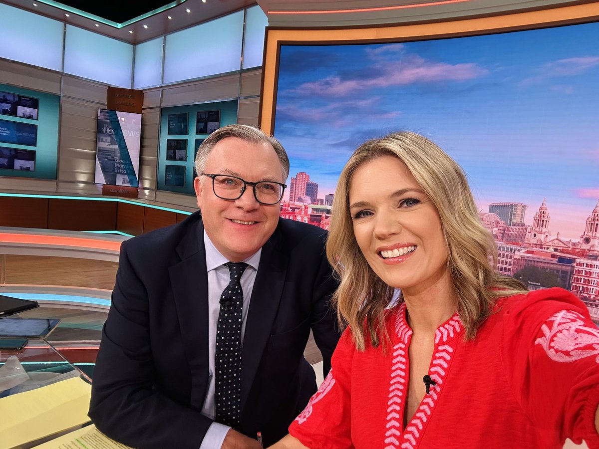 CharlotteHawkns's tweet image. Morning from @gmb! I’m here with @edballs & we’ll be joined shortly by government Business Secretary @jreynoldsMP. Talking the UK-India trade deal plus the Drs strike starting tomorrow.. get in touch & have your say