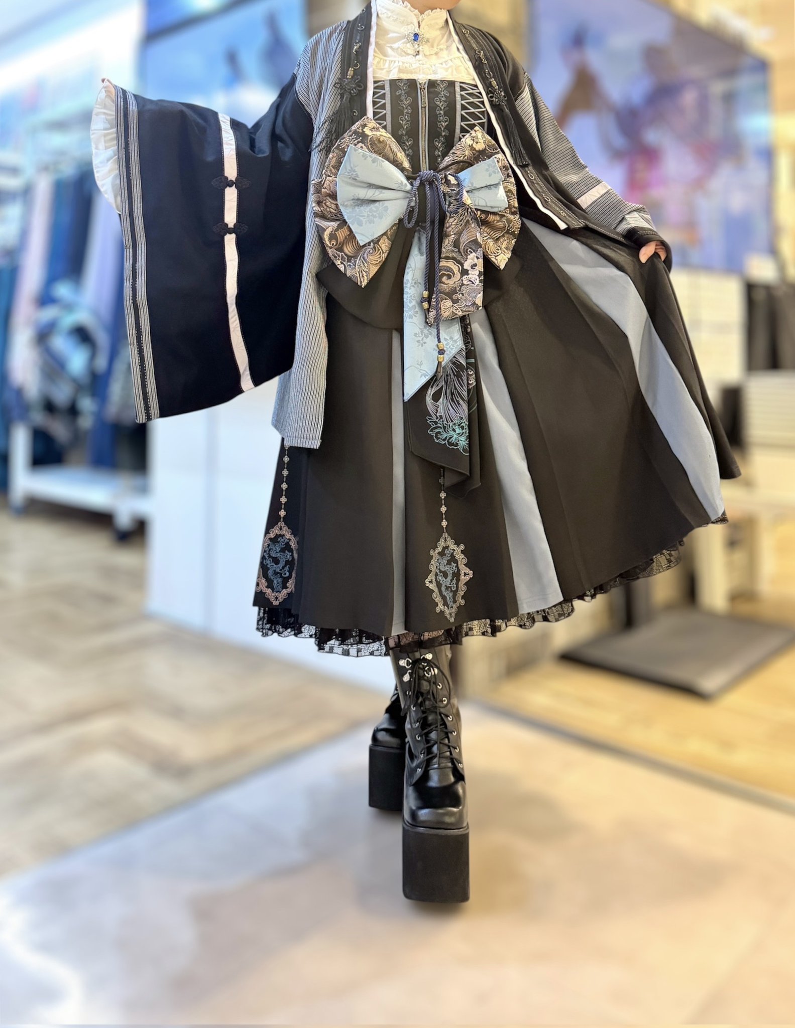 OZZ ONESTE / 袴スカート Ozz oneste / 椿刺繍プリーツ袴風スカート オレンジx紫 Y-24-07