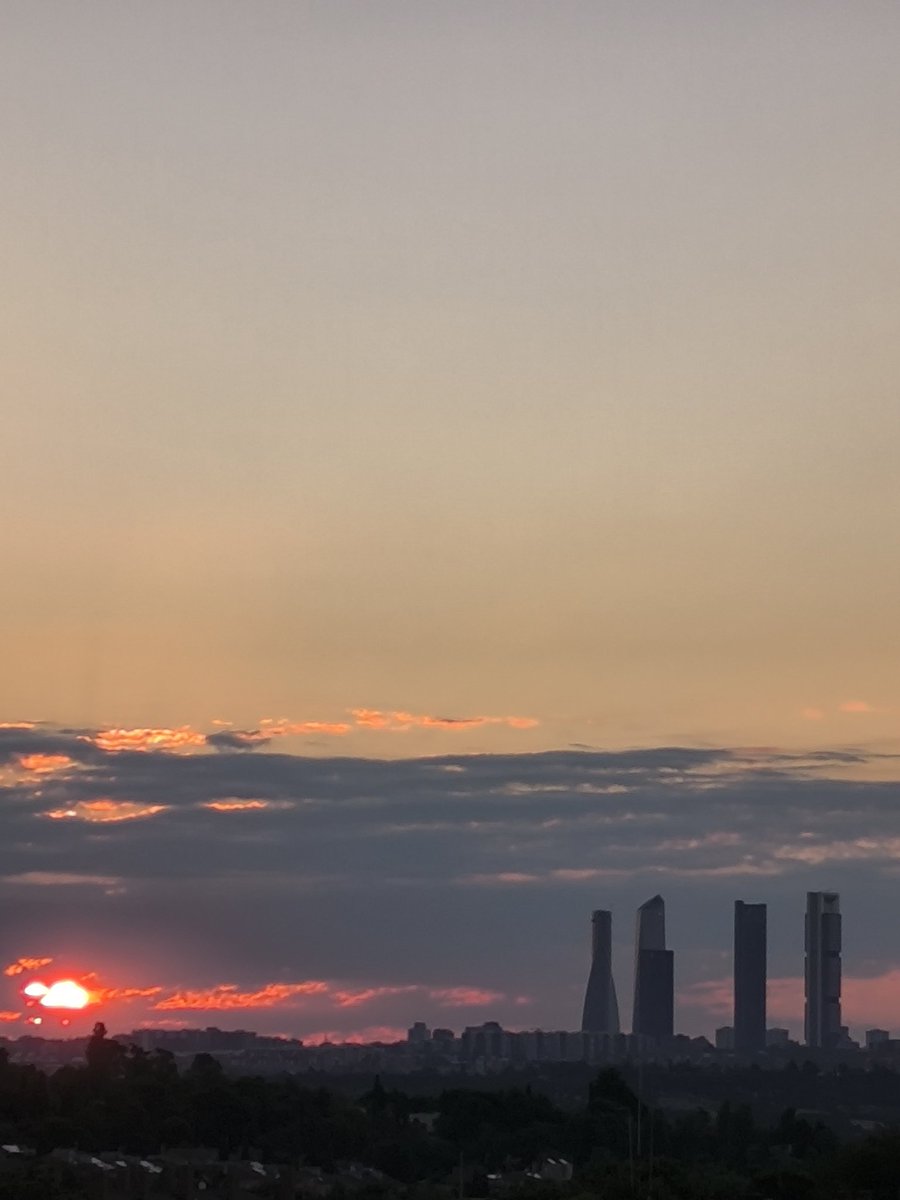 Panchovarona's tweet image. Buenos días desde Aravaca, Madrid!
En un rato viajo a Extremadura.