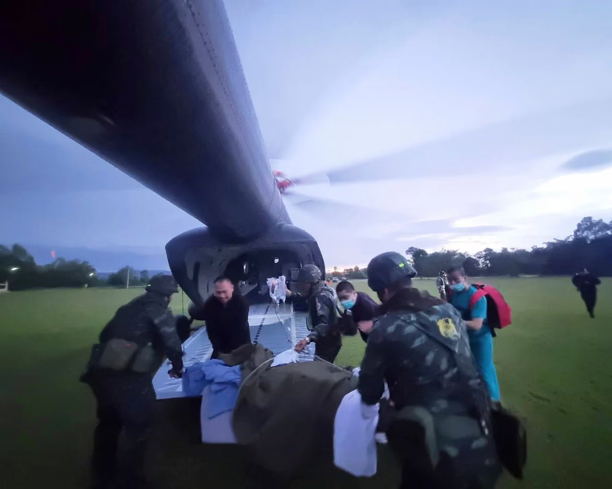 🚨 CLASH ALERT: Thai &amp; Cambodian troops exchange fire near disputed border 
— 2 civilians killed in Cambodian shelling. 
Tensions flare again in decades-old conflict.

👀 Is this a local dispute… or something bigger brewing in Southeast Asia? 
#Thailand #Cambodia