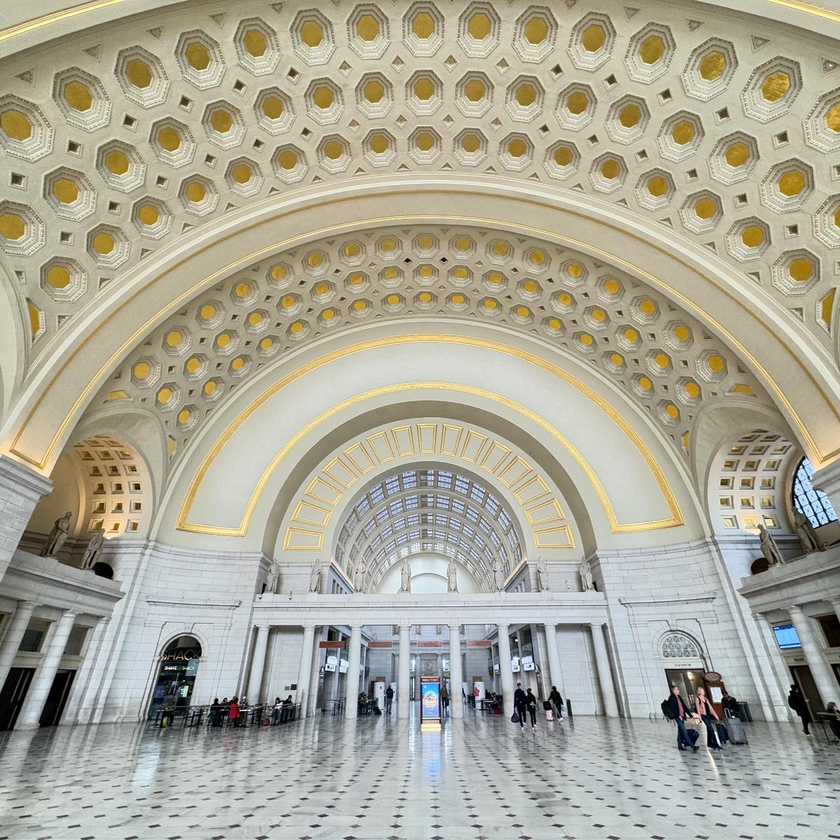 washingtondc's tweet image. Did you know Union Station was the largest building in America when it opened in 1908? ๐๏ธ
๐ธ: @thetransportdoc #Only1DC