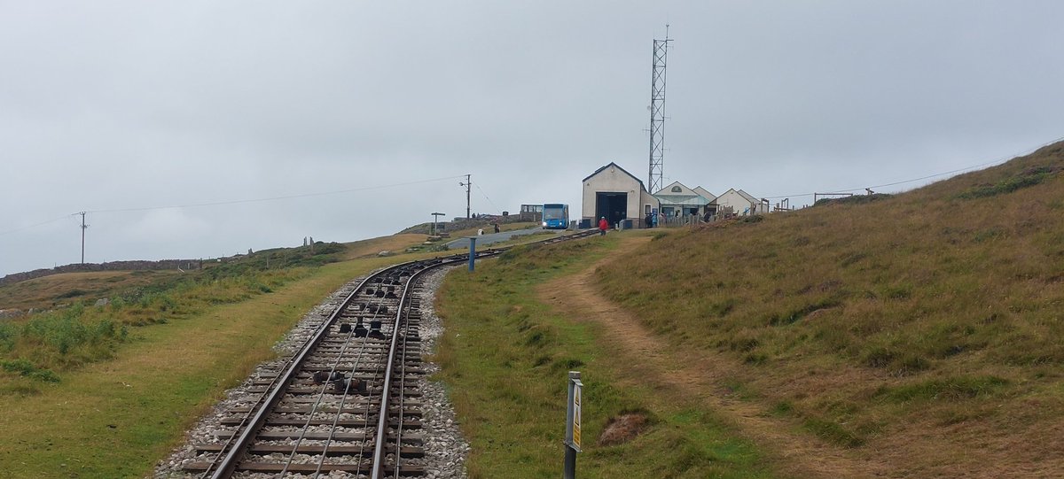 rhino_on_rails's tweet image. Returning to Halfway station