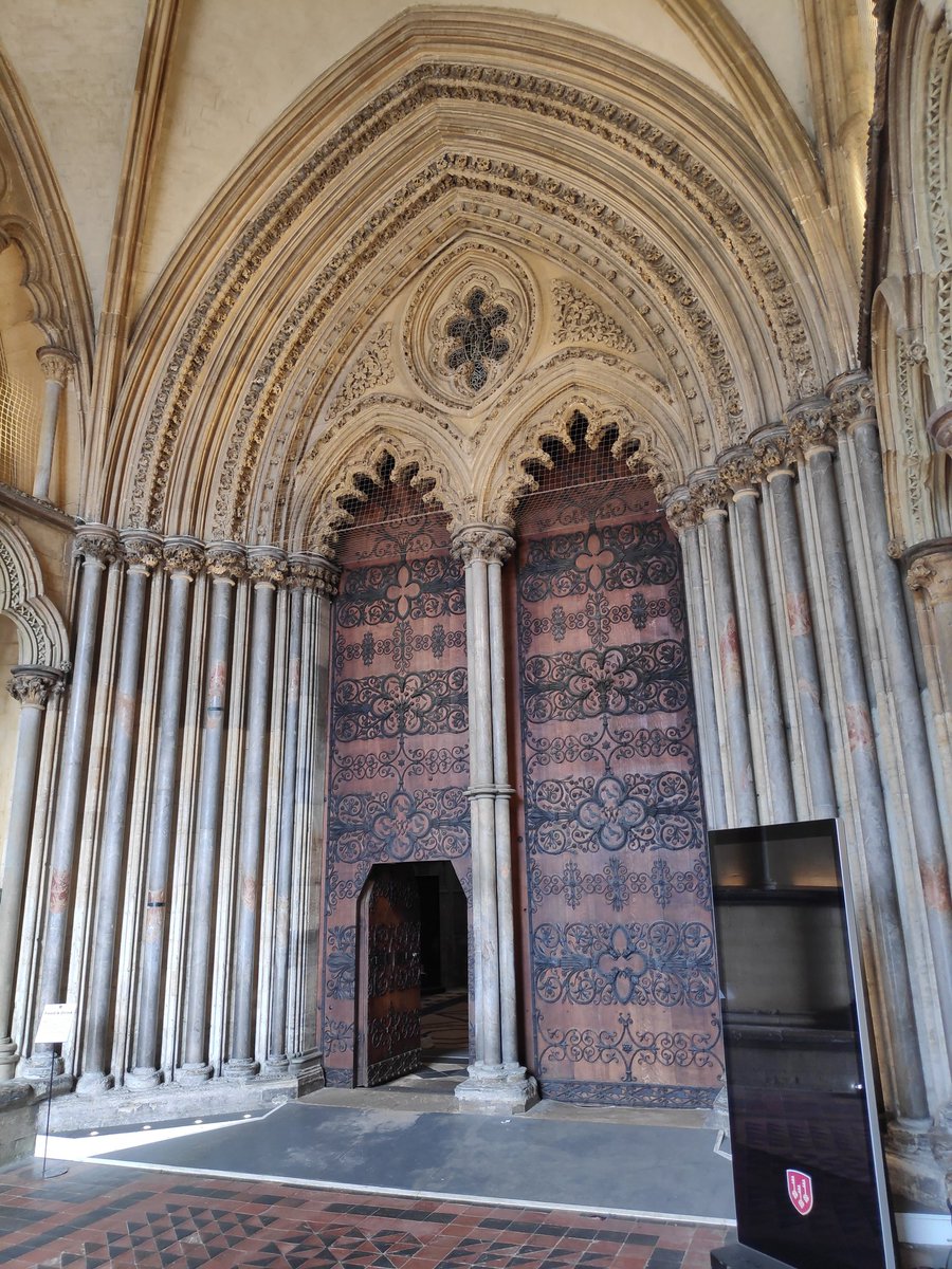 barry_wizard's tweet image. West door, Ely Cathedral 

#AdoorableThursday #DailyDoor
#nocontextdoors