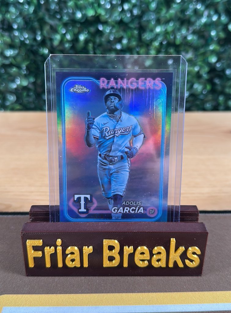 FriarBreaks's tweet image. The new 2025 Frozenfractor looks 10x better than last years Im my opinion!! 

Crystalized, frozen, mini diamond kind of look! I love it! 

@marshyb22 , not bad for a $4 spot huh???