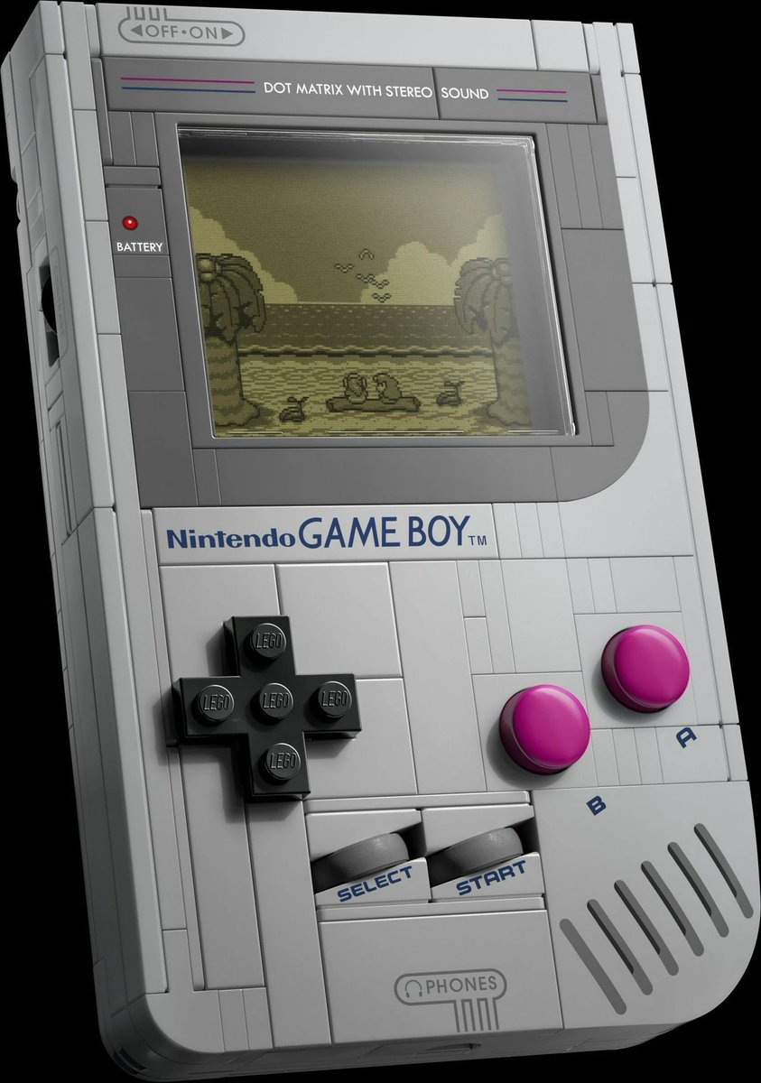 NintendHOME's tweet image. 🏷️ Produit dérivé – Premières images de la LEGO Game Boy qui sera un set de 421 pièces qui permettra de fabriquer la console et deux cartouches (Super Mario Land et Zelda: Link’s Awakening). Il sera possible d’insérer des images dans la console pour simuler le rendu des jeux.
