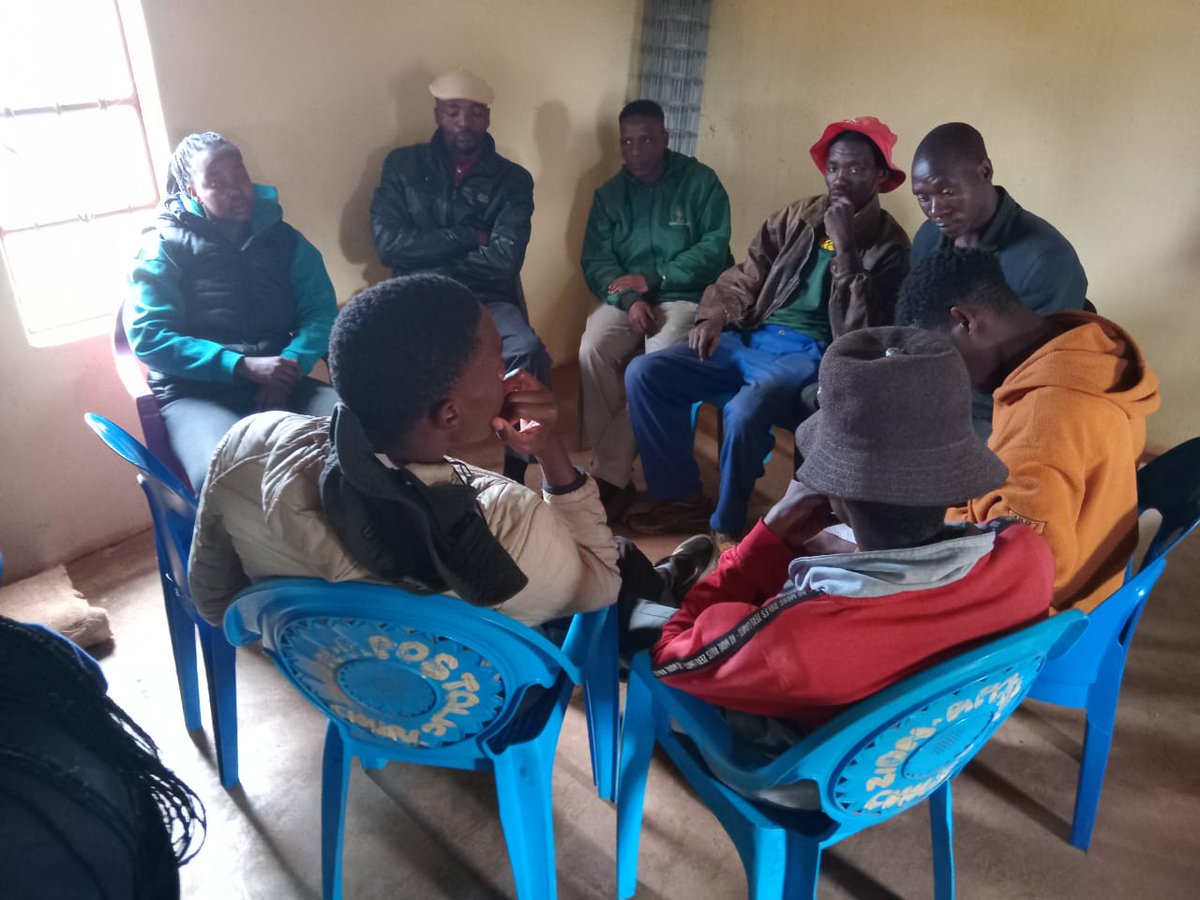 macua_sa's tweet image. This week, the Mapela Branch in Limpopo held the MPRDA Amendment Bill Workshop. Community empowerment in action.  The Natiomal Executive Committee and Paralegal team are working to educate our communities about their rights and gather momentum for the MPRDA Amendment.