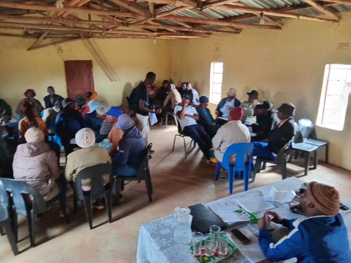 macua_sa's tweet image. This week, the Mapela Branch in Limpopo held the MPRDA Amendment Bill Workshop. Community empowerment in action.  The Natiomal Executive Committee and Paralegal team are working to educate our communities about their rights and gather momentum for the MPRDA Amendment.
